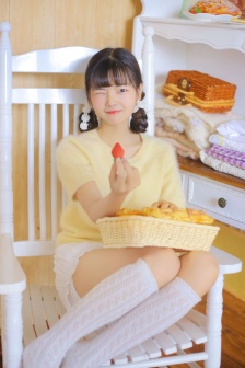 年轻的女教师电影
